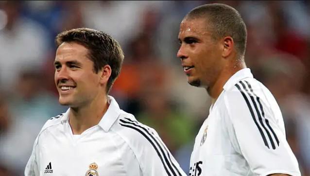 在足球场上 在足球场上